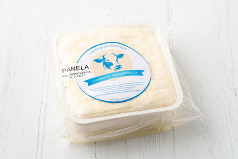 Handwerklich hergestellter Panela-Käse